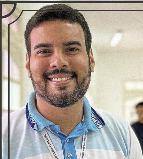 Foto do orientador Vanbasten Rocha.